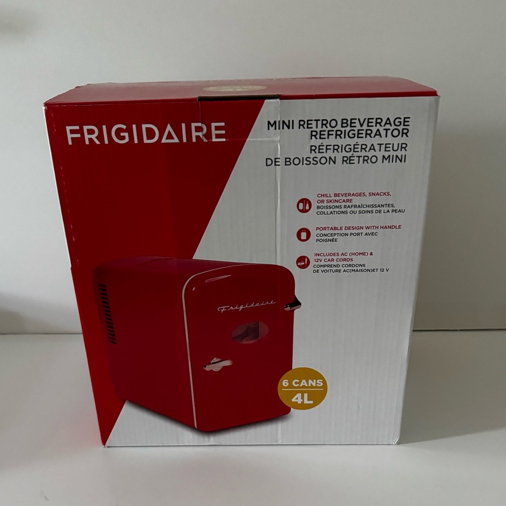 Adorable Bright Red Frigidaire Retro Mini 6 Can Refrigerator NIB